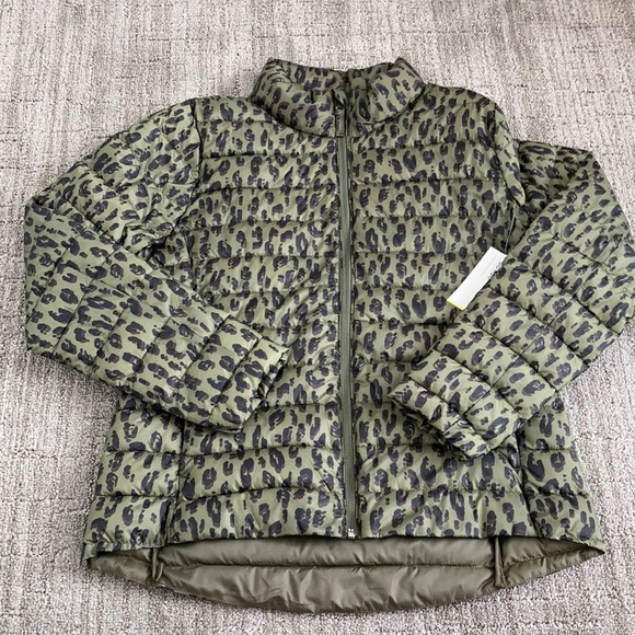 Old Navy Go-H20 Water-Resistant Narrow Puffer - Picture 4 of 8